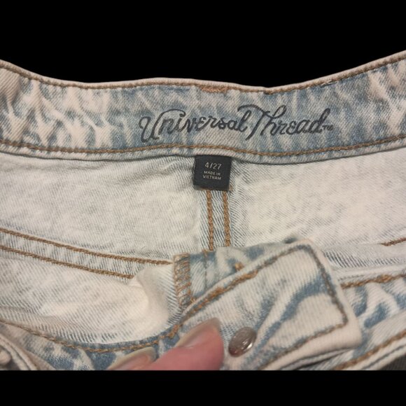 Acid Wash Denim Shorts - Picture 5 of 5